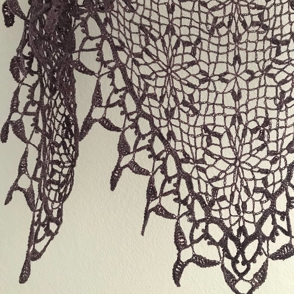 NEW Handmade Luxury English Ivy Lace Shawl, Triangular (96"L & 48"D), Plum